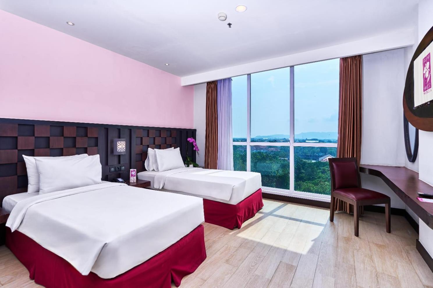Maguwo Grand Orchid Hotel Yogyakarta מראה חיצוני תמונה