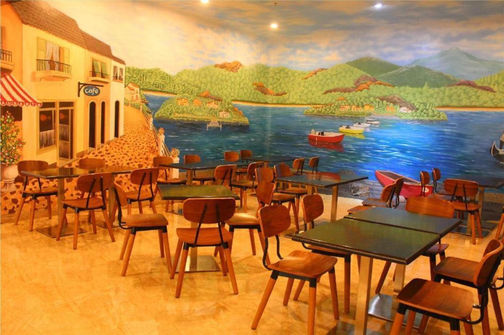 Maguwo Grand Orchid Hotel Yogyakarta מראה חיצוני תמונה