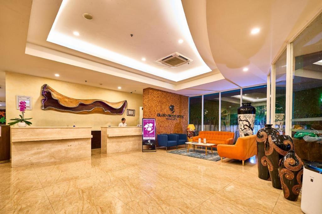 Maguwo Grand Orchid Hotel Yogyakarta מראה חיצוני תמונה