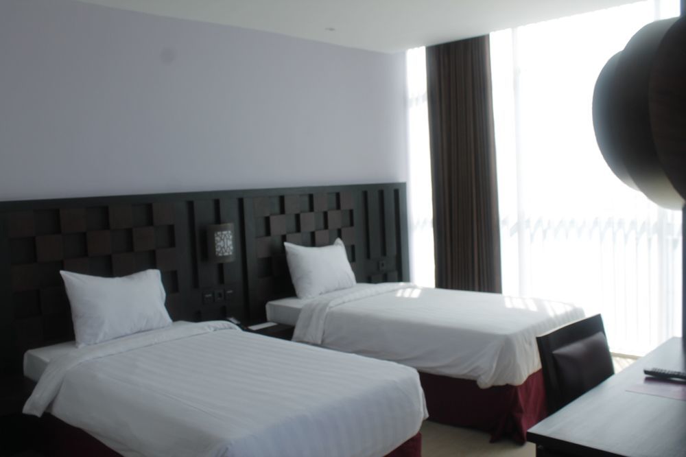 Maguwo Grand Orchid Hotel Yogyakarta מראה חיצוני תמונה