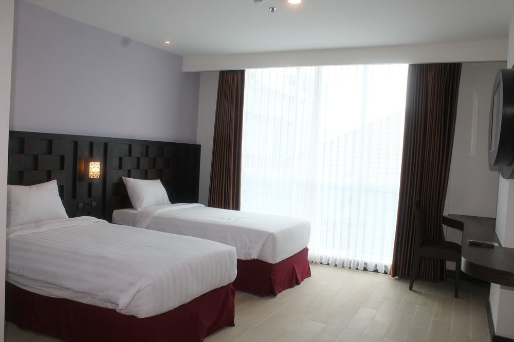 Maguwo Grand Orchid Hotel Yogyakarta מראה חיצוני תמונה